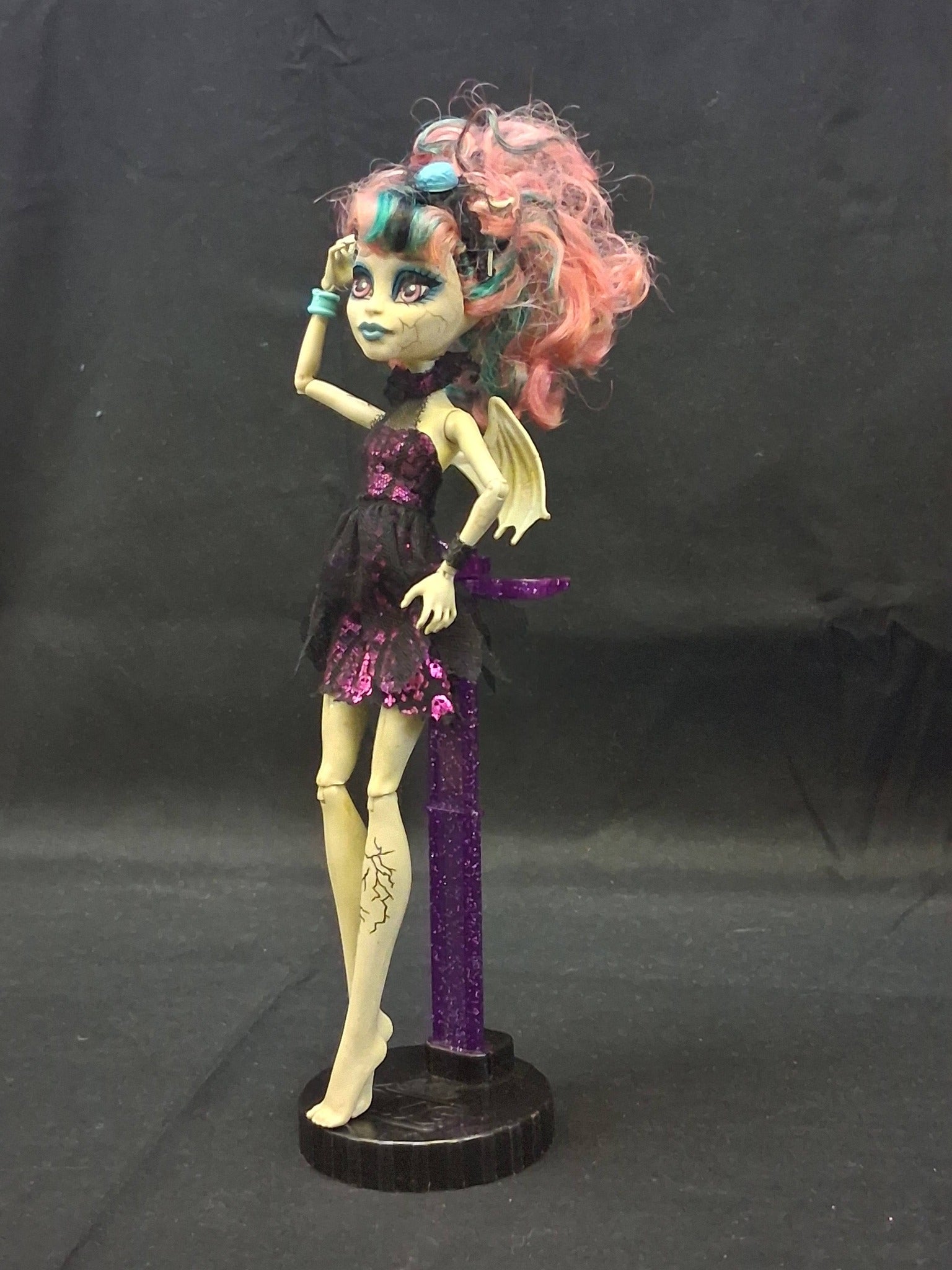 Monster High Zombie Shake Rochelle Goyle Doll "Original Line"