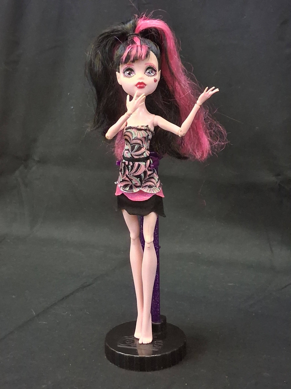 Monster High Draculaura Fashion Doll – 2010 Original (G1)