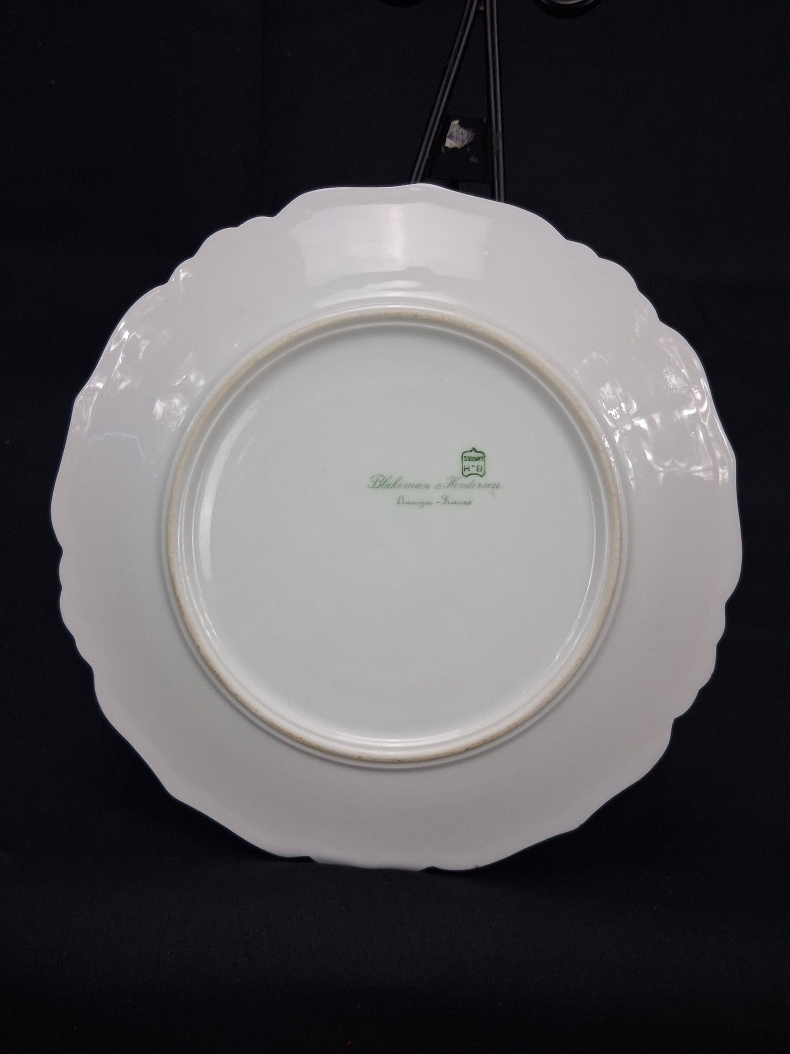 REY Signed Japanese Porcelain Pink Rose Plate – Scalloped Gold Rim (c. 1950s–1960s)