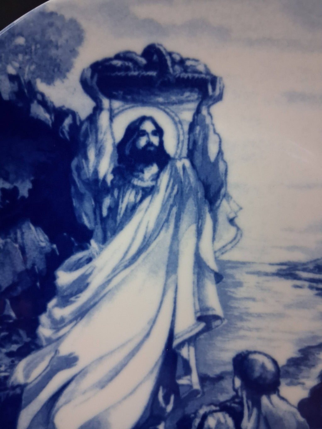 Avon “Jesus Feeds the Multitude” Collector’s Plate – Blue & White Porcelain (1993)