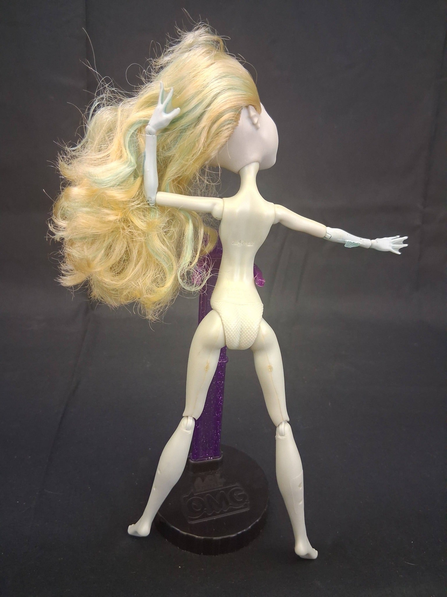 Monster High Lagoona Blue Fashion Doll – Dot Dead Gorgeous (Gen 1)