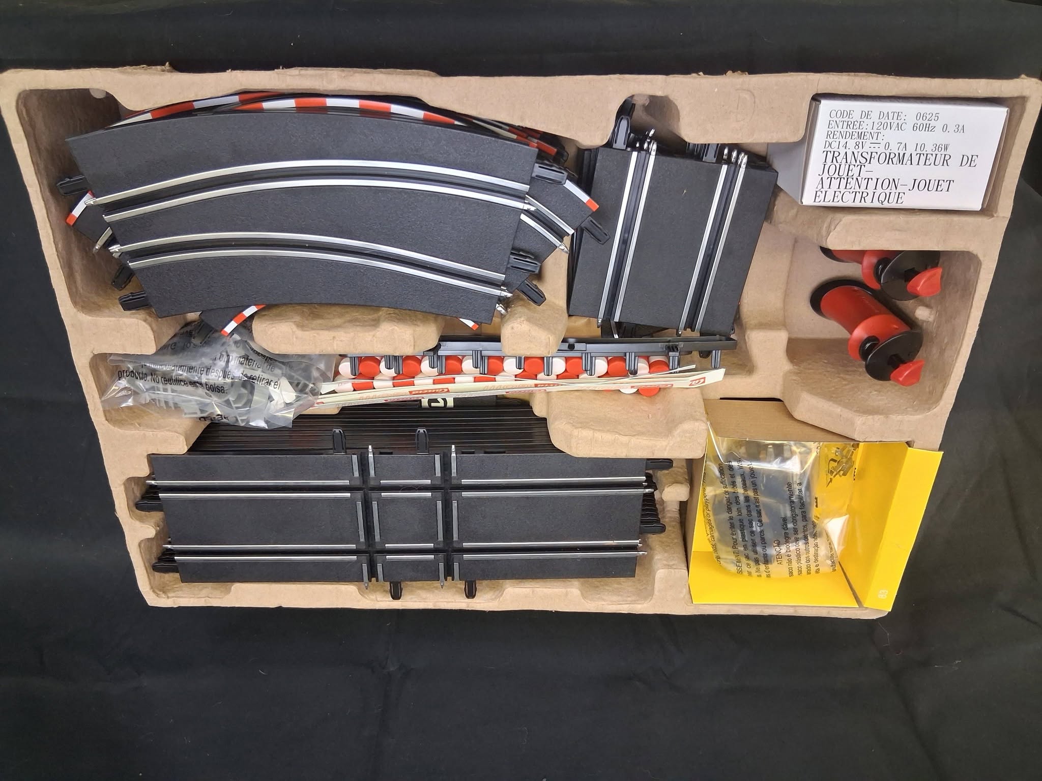 Carrera GO!!! Racing Arena Slot Car Set 1:43 – Used Once – 100% Complete – Ferrari & Red Bull