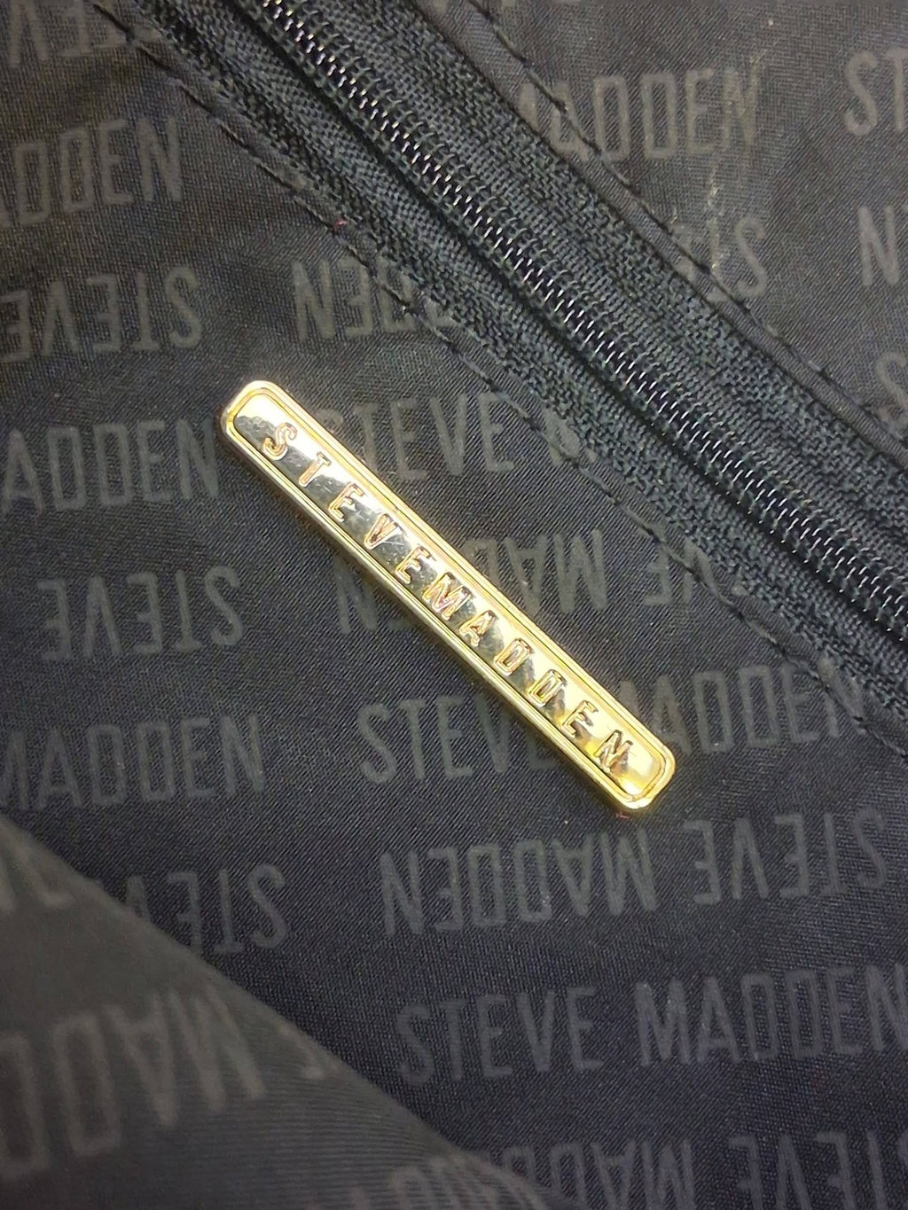 Steve Madden BTOUT Tote Bag – Olive Green / Black Trim / Gold Hardware
