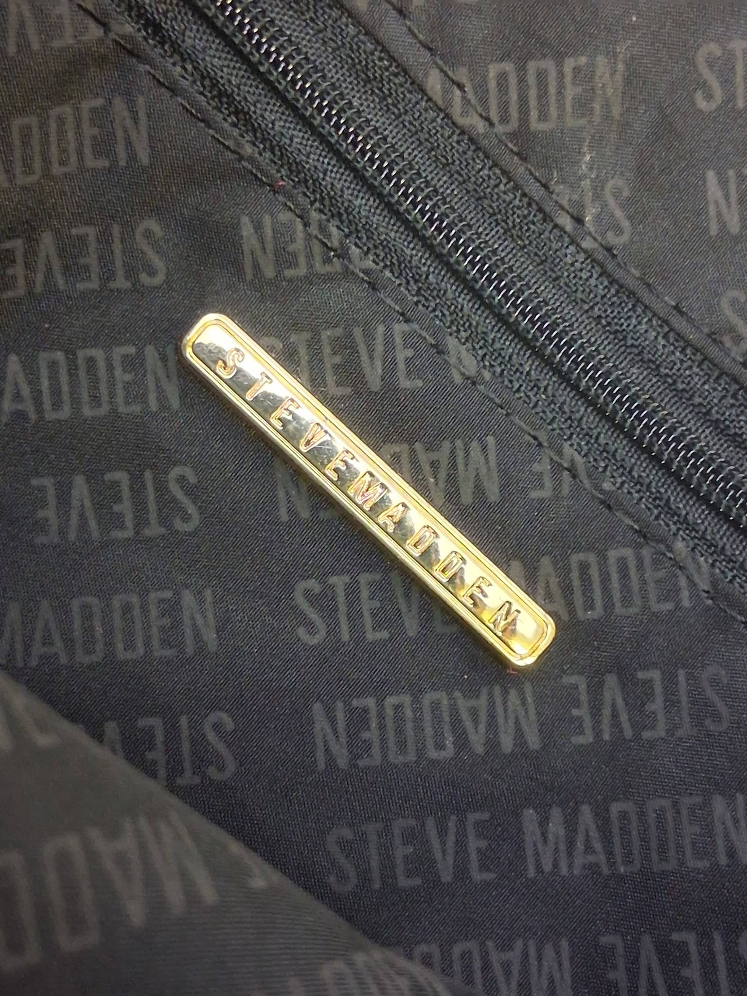 Steve Madden BTOUT Tote Bag – Olive Green / Black Trim / Gold Hardware